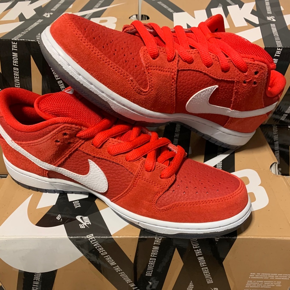 ❌SOLD❌Nike SB Dunk Low Challenge Red Sz9.5 DS RARE